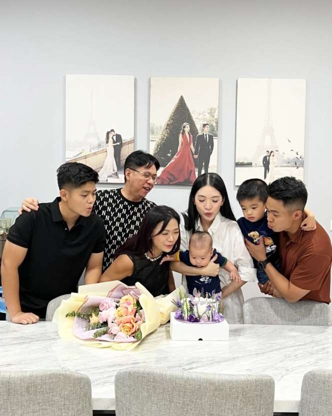 Potret Terbaru Puspa Dewi, Puspa Dewi, Nenek Cantik yang Viral Punya Paras Bak ABG!