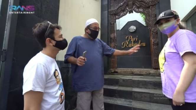 Potret Rumah Rano Karno yang Didesain Ala Perkampungan, Ada Oplet Si Doel Seharga Rp 1 Miliar!