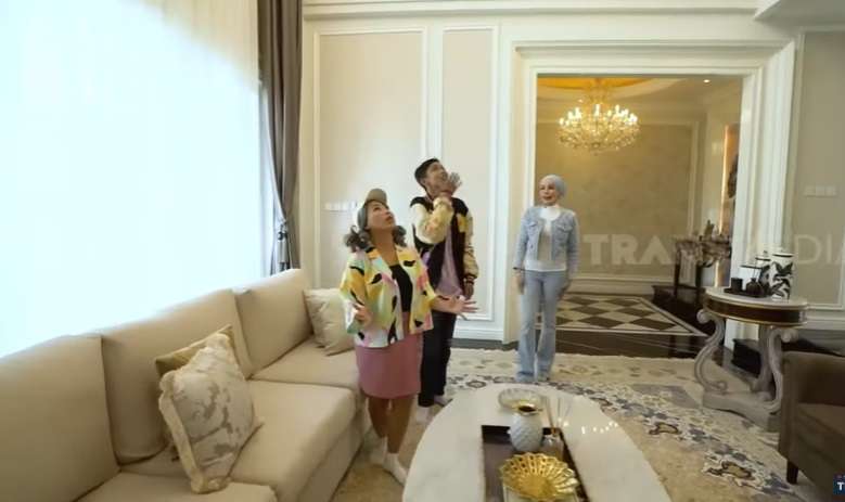 Potret Rumah Mewah Bos Kosmetik, Rizky Ananda Musa, Ada 'Alun-alun' di Dalamnya, Bayar Listrik per Bulan Rp20 Juta