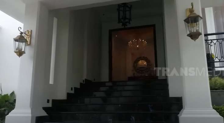 Potret Rumah Mewah Bos Kosmetik, Rizky Ananda Musa, Ada 'Alun-alun' di Dalamnya, Bayar Listrik per Bulan Rp20 Juta