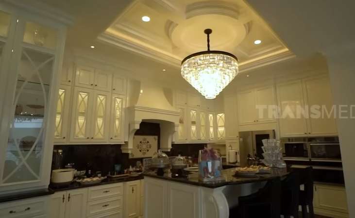 Potret Rumah Mewah Bos Kosmetik, Rizky Ananda Musa, Ada 'Alun-alun' di Dalamnya, Bayar Listrik per Bulan Rp20 Juta