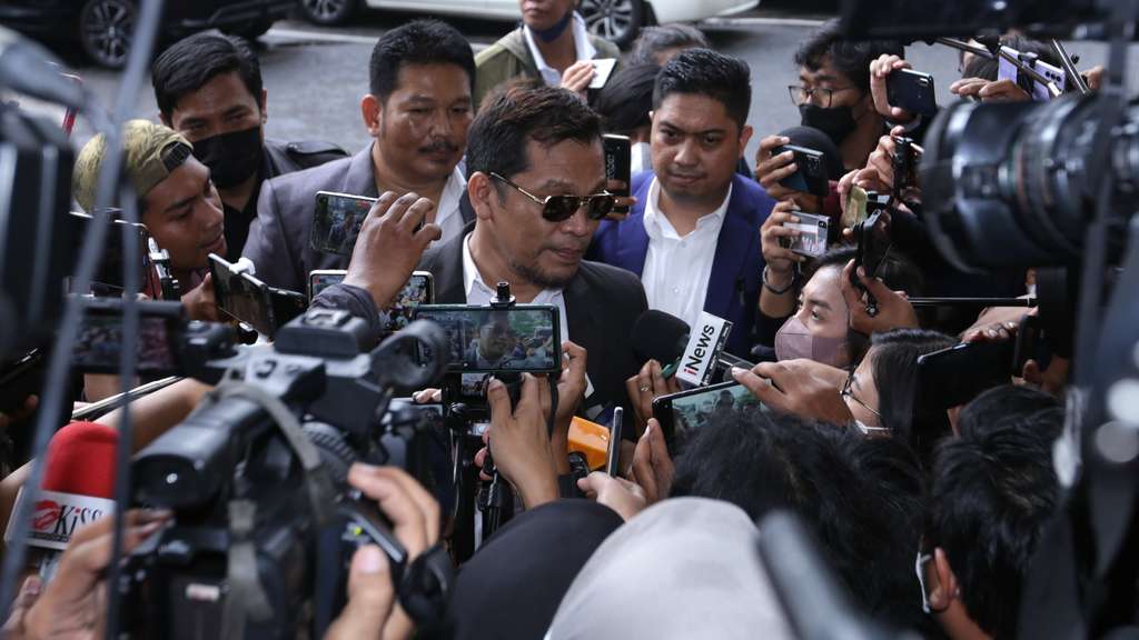 FOTO' Rizky Billar Mangkir dari Panggilan Polisi, Pengacara: Psikisnya Terganggu