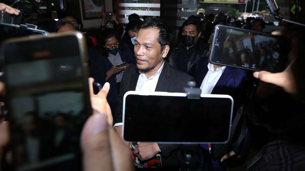FOTO' Rizky Billar Mangkir dari Panggilan Polisi, Pengacara: Psikisnya Terganggu