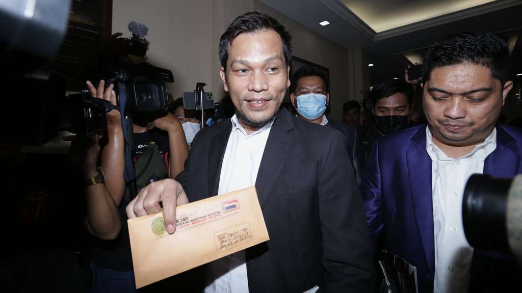 FOTO' Rizky Billar Mangkir dari Panggilan Polisi, Pengacara: Psikisnya Terganggu