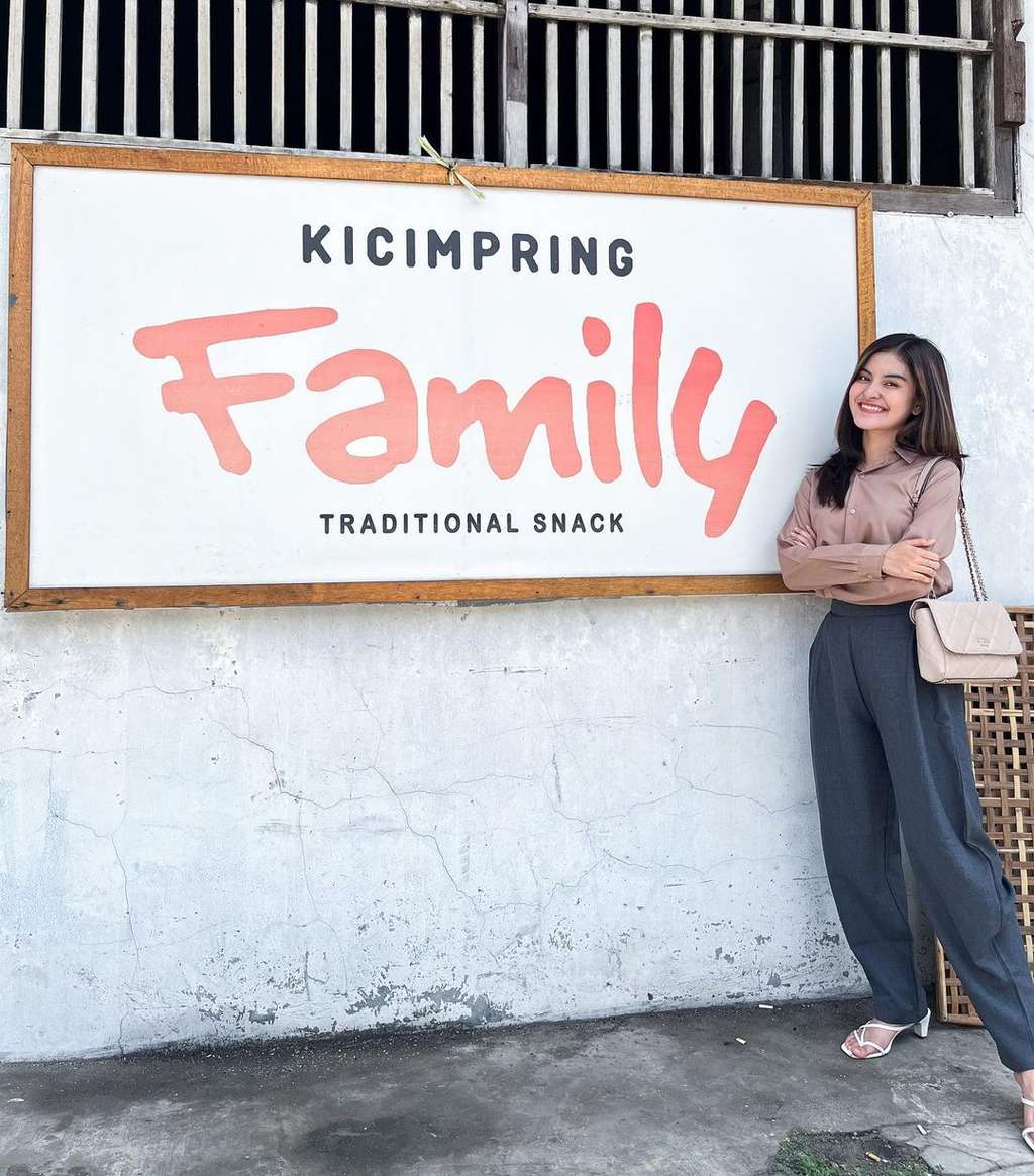 Sosok Sebenarnya Irin, Gadis Cantik Karyawan Baru Pabrik Kecimpring Kang Mus Preman Pensiun