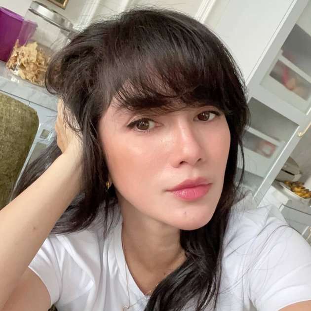Sering Didoakan Berhijab, Sederet Seleb Cantik Ini Masih Betah dengan Penampilan Lama!