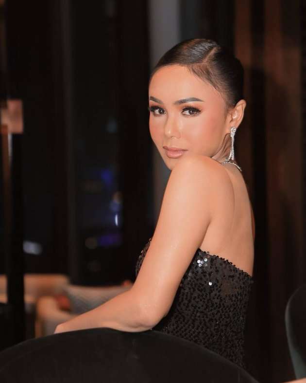 Sering Didoakan Berhijab, Sederet Seleb Cantik Ini Masih Betah dengan Penampilan Lama!