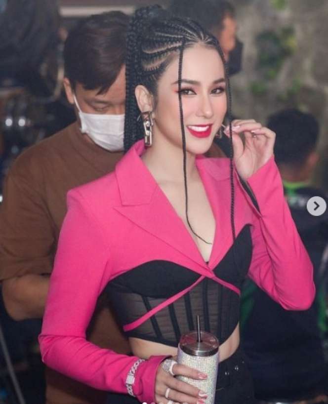 Suami Direbut Pelakor, Nyawa Artis Terkenal ini Kini Terancam, Dibuntuti Orang Asing & Mobil Dipasangi Alat Pelacak