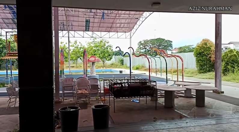 10 Potret Ngerinya Wahana Air `Perenggut Nyawa` yang Terbengkalai Usai Menelan Korban, Kolam Renang Berdarah!