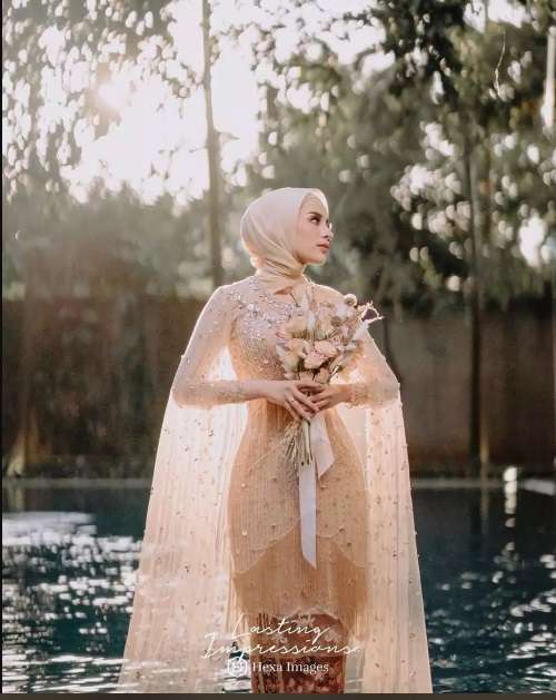 Potret Selebgram Saat Lamaran, Penampilan Sisca Kohl Curi Perhatian, Gaunnya Super Indah!