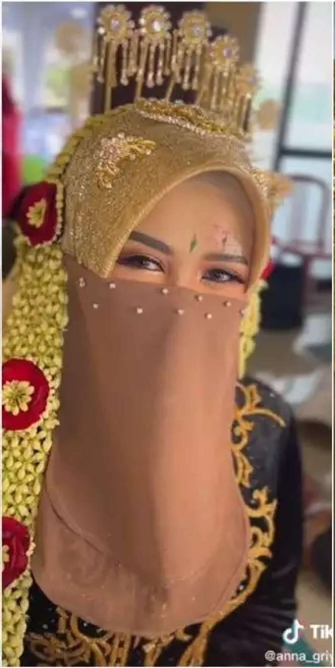 Wajah Bonyok Parah Jelang Nikah, Hasil Makeup Pengantin ini Bikin Melongo, Lihat 7 Potretnya