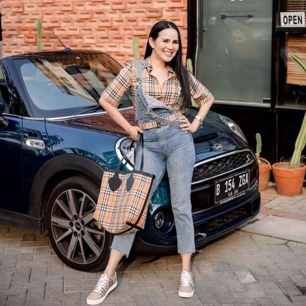 Disebut Jadi `Mami Simpanan` Rizky Billar, Intip 10 Potret Gaya Hidup Mewah Isa Zega, Ternyata …