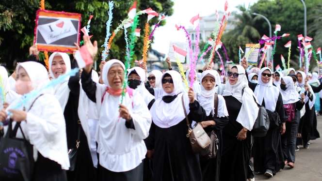FOTO: 5000 Peserta Kirab Meriahkan Maulid Nabi Muhammad SAW di Masjid Istiqlal