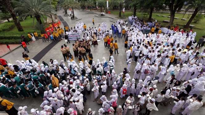 FOTO: 5000 Peserta Kirab Meriahkan Maulid Nabi Muhammad SAW di Masjid Istiqlal