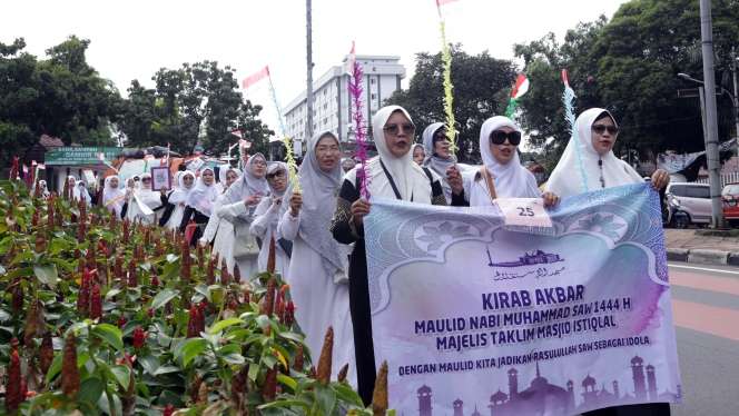FOTO: 5000 Peserta Kirab Meriahkan Maulid Nabi Muhammad SAW di Masjid Istiqlal