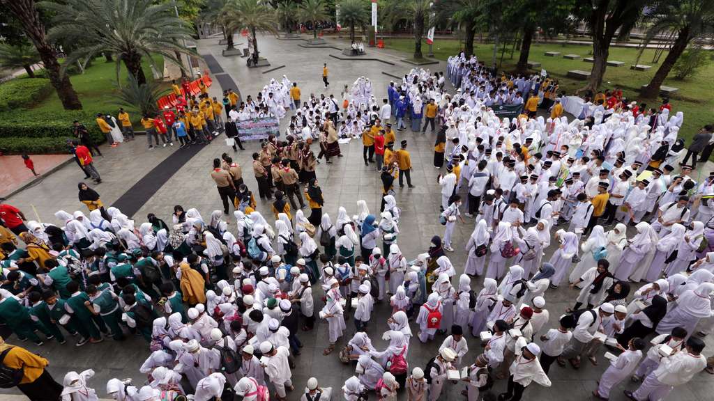 FOTO: 5000 Peserta Kirab Meriahkan Maulid Nabi Muhammad SAW di Masjid Istiqlal