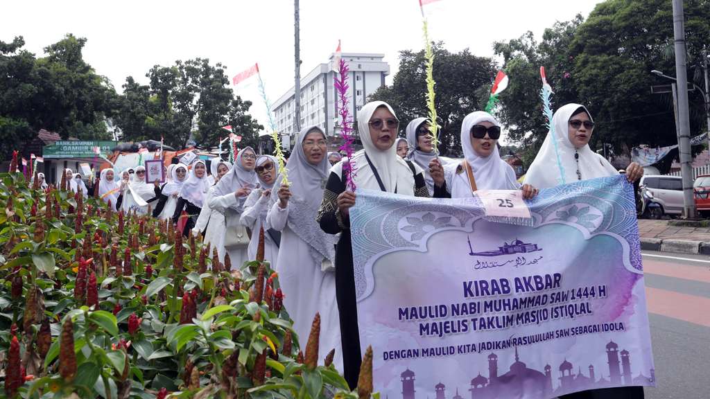 FOTO: 5000 Peserta Kirab Meriahkan Maulid Nabi Muhammad SAW di Masjid Istiqlal
