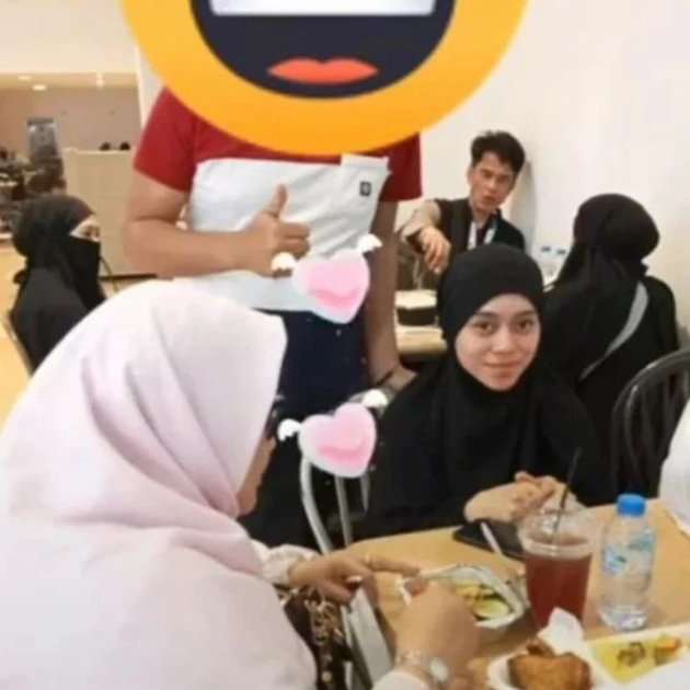 Senyum Lesti Kejora saat Jalani Ibadah Umroh, Berusaha Tegar 