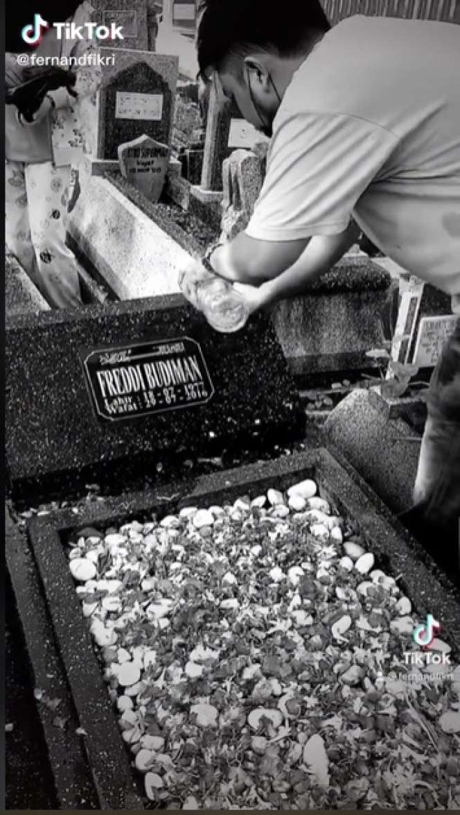 Potret Makam Freddy Budiman eks Gembong Narkoba, Pilih Taubat Sebelum Dihukum Mati!