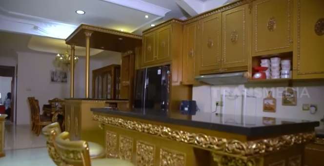 Kelewat Tajir, Ini 10 Potret Rumah dr Elis Ratna yang Jarang Ditempati, Interior Serba Emas!