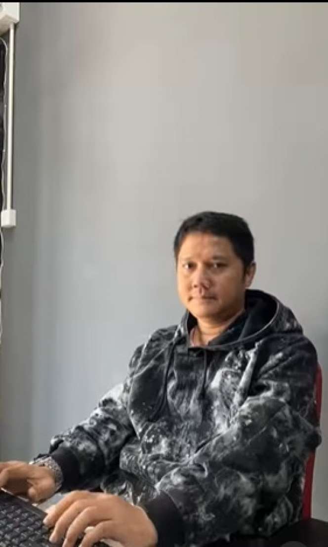 Sebut KDRT Keharmonisan, Ini Potret Benny Sikumbang Kakak Rizky Billar yang Banjir Hujatan!