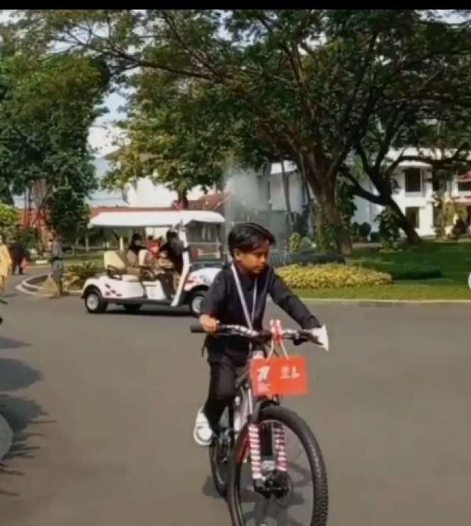 Sebut Agama Privasi, Ini Fakta Farel Prayoga Penyanyi Cilik 'Ojo Dibandingke' yang Pernah Viral Goyang Istana!