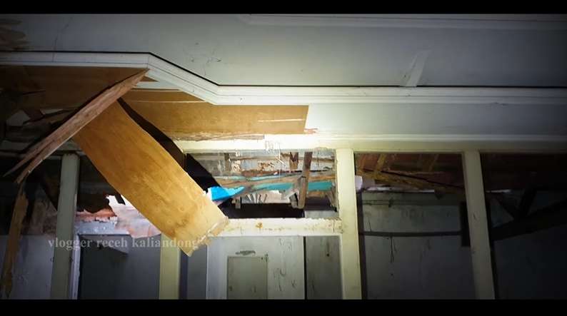 10 Potret Rumah Mewah Terbengkalai Bekas Lokasi Pemerkosaan, Kamar Mandi Khas Belanda, Ngeri Banget!