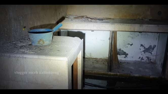 10 Potret Rumah Mewah Terbengkalai Bekas Lokasi Pemerkosaan, Kamar Mandi Khas Belanda, Ngeri Banget!
