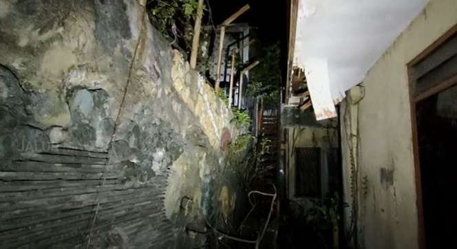 10 Potret Rumah Mewah Terbengkalai 30 Tahun, Gegara Rebutan Harta Istri Tua & Muda, Ada Patung Manusia!