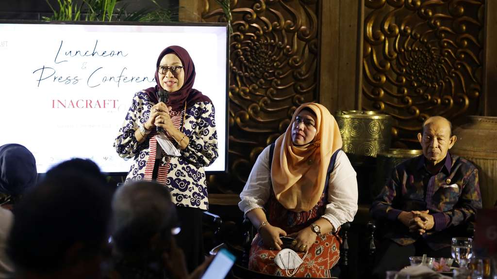 370 UMKM Ramaikan INACRAFT 2022