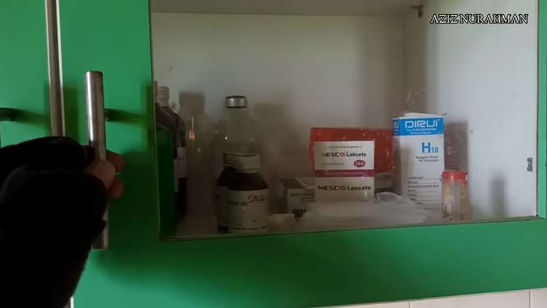 Penampakan Rumah Sakit Terbengkalai di Indramayu, Bak di Film Horor, Masih Ada Ambulance Terparkir!