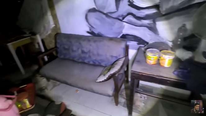 10 Potret Rumah Mewah Terbengkalai, Dalamnya Ada Tumpukan Emas & Foto TNI Berpangkat Kapten