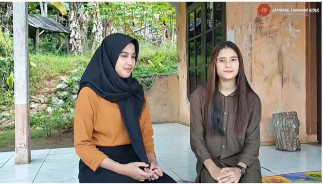 Momen Pertemuan Ida dan Intan Gadis Blasteran yang Hidup di Desa, Paras Cantiknya Bikin Terpesona!