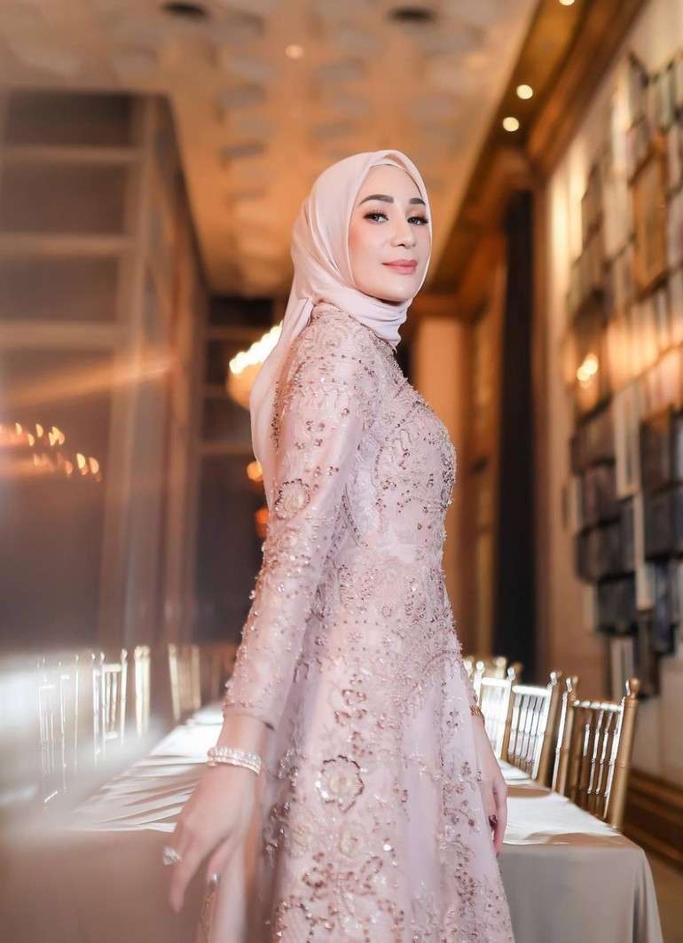 10 Potret Erin Istri Andre Taulany Rayakan Ultah ke-37, Body Jadi Sorotan, Bak Boneka Princess!