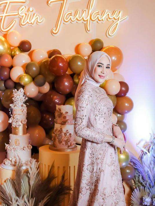 10 Potret Erin Istri Andre Taulany Rayakan Ultah ke-37, Body Jadi Sorotan, Bak Boneka Princess!