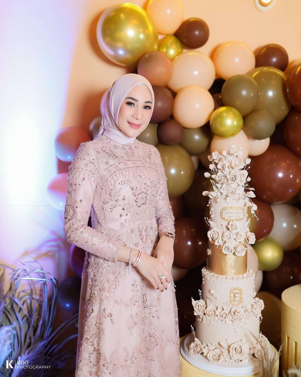 10 Potret Erin Istri Andre Taulany Rayakan Ultah ke-37, Body Jadi Sorotan, Bak Boneka Princess!