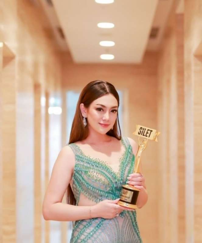 Potret Artis Cantik Indonesia yang Punya Kulit Seputih Susu, Jadi Idaman Banget!