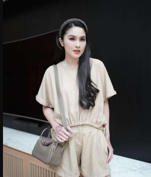 Potret Artis Cantik Indonesia yang Punya Kulit Seputih Susu, Jadi Idaman Banget!