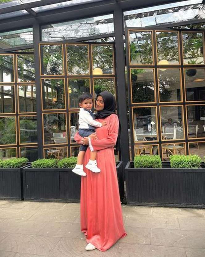 Potret Syaki yang Sempat Tak Diakui Anak oleh Rizki DA, Kini Makin Besar Disebut Mirip Orang Arab