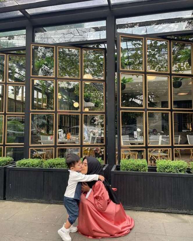 Potret Syaki yang Sempat Tak Diakui Anak oleh Rizki DA, Kini Makin Besar Disebut Mirip Orang Arab