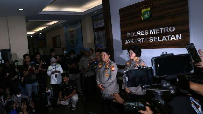 FOTO: Rizky Billar Resmi Jadi Tersangka