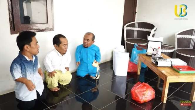 Akui Sepi Job, Ucok Baba Pilih Jualan Sosis Bakar di Pinggir Jalan, Tak Disangka Dagangannya Laris Banget!