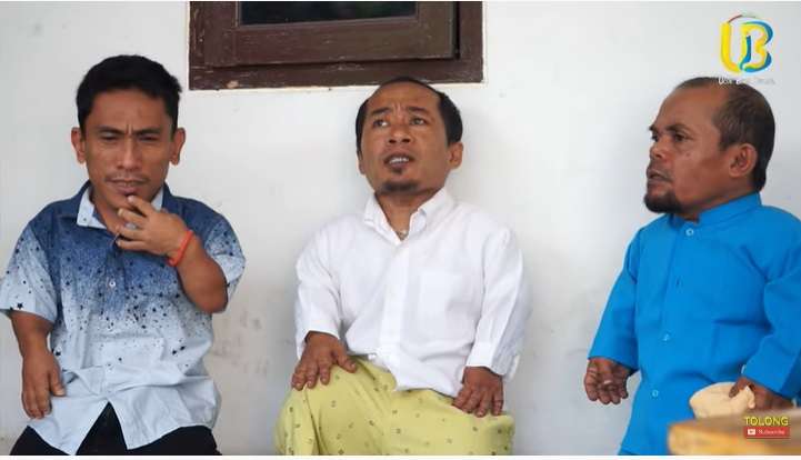 Akui Sepi Job, Ucok Baba Pilih Jualan Sosis Bakar di Pinggir Jalan, Tak Disangka Dagangannya Laris Banget!