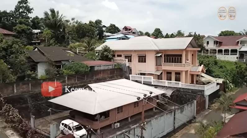 10 Potret Rumah Angelina Sondakh di Kampung, Ternyata Sultan dari Lahir, Ada Mobil Langka!
