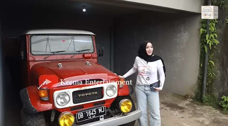 10 Potret Rumah Angelina Sondakh di Kampung, Ternyata Sultan dari Lahir, Ada Mobil Langka!