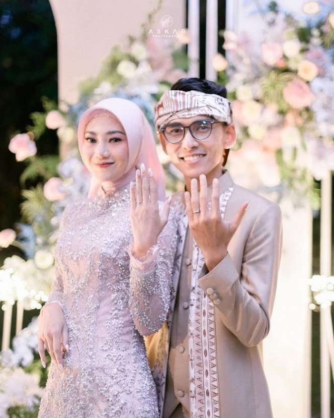 Potret Beni Mulyana Kakak Lesti Kejora Saat Umrah, Ternyata Ajak Calon Istri!