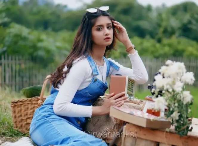 Potret Sehnaz Nabiila Menantu Epy Kusnandar, Paras Cantiknya Bikin Kagum, Ternyata Seorang Model!