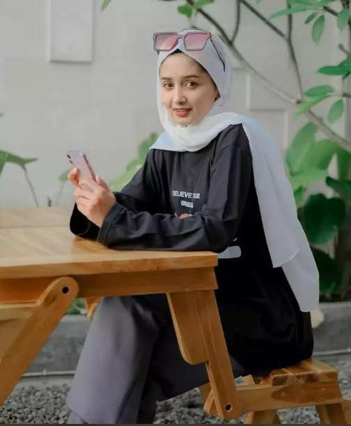 Potret Sehnaz Nabiila Menantu Epy Kusnandar, Paras Cantiknya Bikin Kagum, Ternyata Seorang Model!