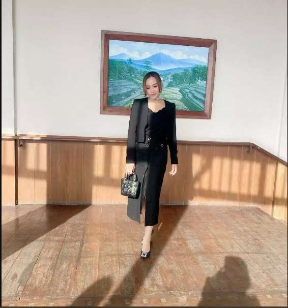 Potret Terbaru Shinta Bachir, Dulu Mantan Kekasih Suami Catherina Wilson, Kini Masih Betah Sendiri!