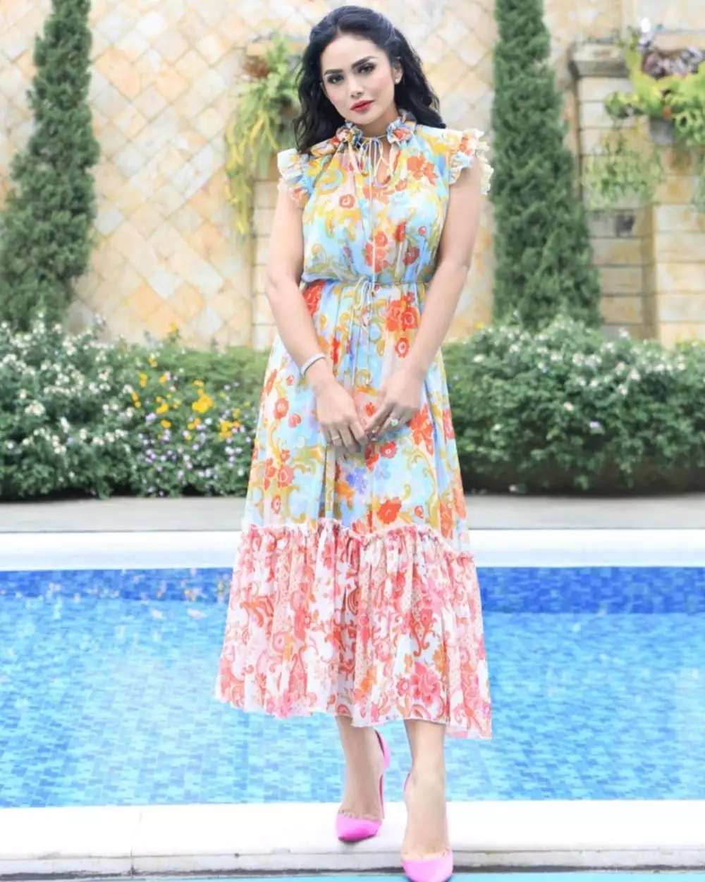 8 Seleb Turunkan Berat Badan Lewat Operasi, Melly Goeslaw Pangkas 80%, Kini Jadi Bodygoals!